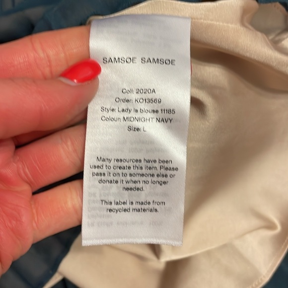 SAMSOE SAMSOE Lady Keyhole Pleated Long Sleeve Blouse - Picture 10 of 10